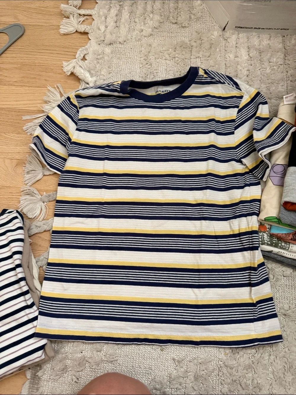 10 boys Tees size M old navy Carhartt and Lego